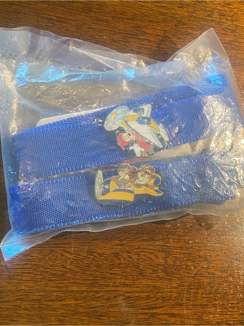 NEW Walt Disney Travel Co Luggage Strap Belt w/ Airplane Pins Minnie Chip & Dale